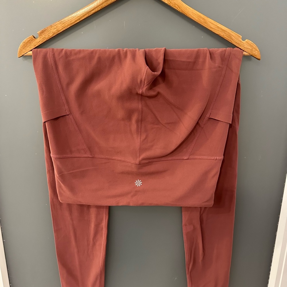 Athleta Salutation Stash Yoga Pants